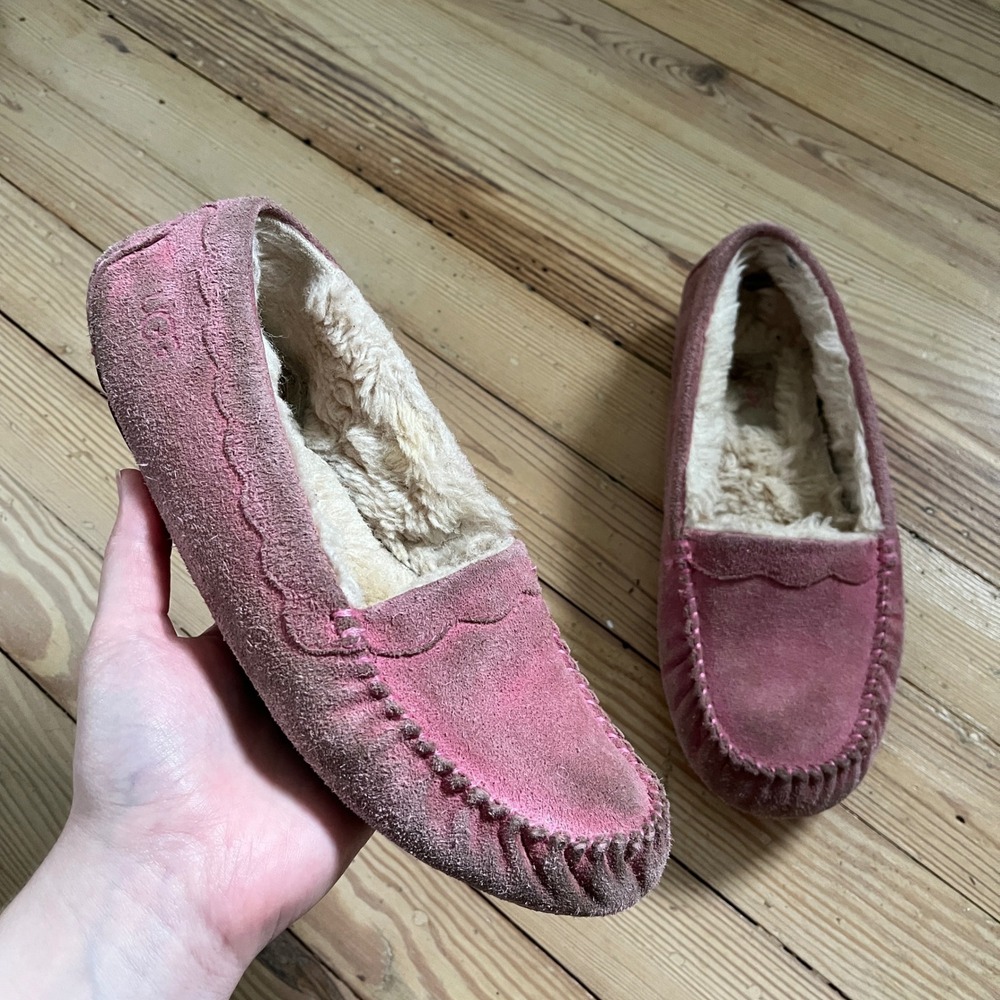 UGG Ansley Moccasin Slippers Womens 7.5 Pink Suede Wool Lined Scalloped Loafers